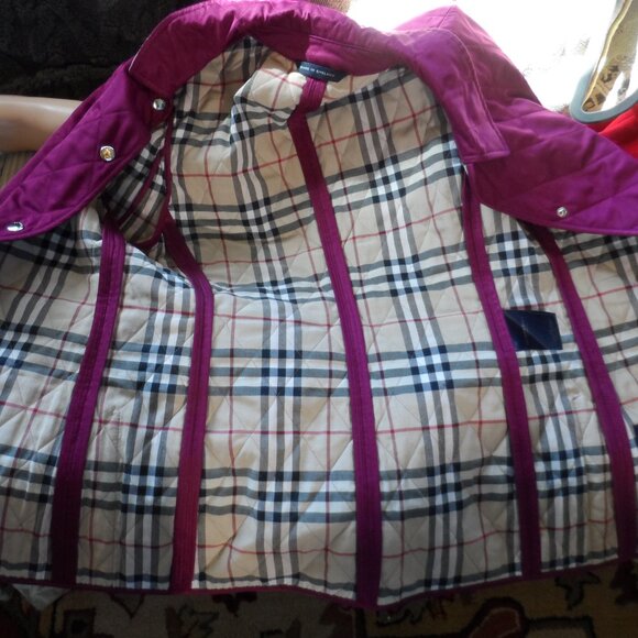 Burberry London Burgundy Quilted Barn Jacket – Size XS - Picture 12 of 16